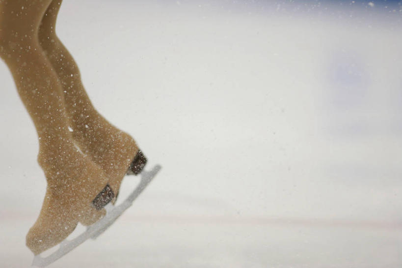 西方人,一个人,体育馆,运动场,跳,横图,室内,白天,侧面,锻炼,运动,花样滑冰,滑冰,水,欧洲,欧洲人,仅一个年轻女性,仅一个女性,仅一个人,飞溅,朦胧,模糊,溅,液体,冰,水滴,旱冰鞋,溜冰鞋,体育场,水珠,浮冰,寒冷,冰冷,喷洒,滑冰鞋,溜冰场,运动馆,严寒,冰凉,酷寒,凛冽,凛凛,极冷,流冰,浮冰块,冰上运动,冬季运动,体育,溜冰,年轻女性,女人,女性,白种人,跳跃,半身,彩图,健身,冰刀鞋