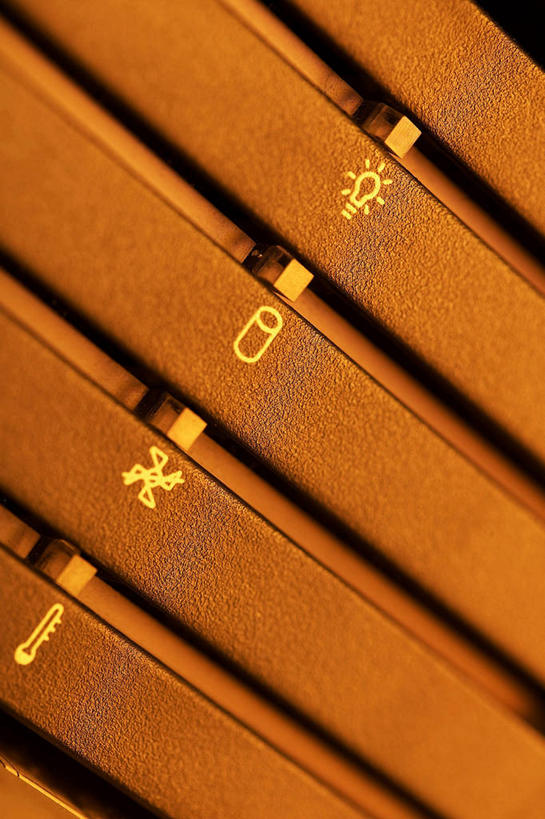 无人,竖图,俯视,室内,特写,白天,静物,照明,阴影,反射,灯泡,影子,灯,灯具,白炽灯,照亮,照明工具,白炽灯泡,彩图,高角度拍摄