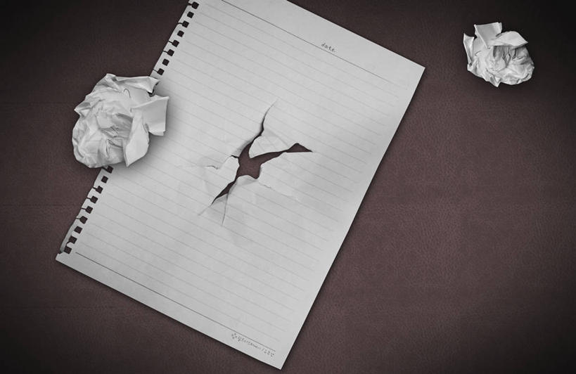 无人,横图,俯视,室内,特写,白天,静物,阴影,灰色背景,反射,影子,纸,纸张,破坏,破损,白纸,摄影,影棚,废纸,损坏,彩图,高角度拍摄,影棚拍摄,拍摄