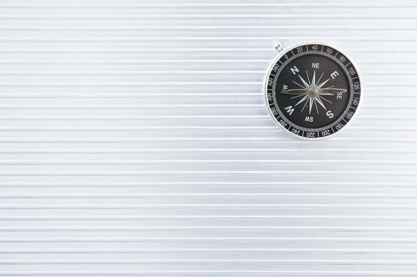 无人,横图,室内,特写,白天,白色背景,正面,仪器,科技,静物,科学,英文,标志,文字,字符,字母,方向,历史,标识,一个,指南针,指示,摄影,地理,影棚,单个,英文字母,罗盘,科学技术,指向,指北针,司南,发明,罗盘针,基准,彩图,影棚拍摄,拍摄,地质