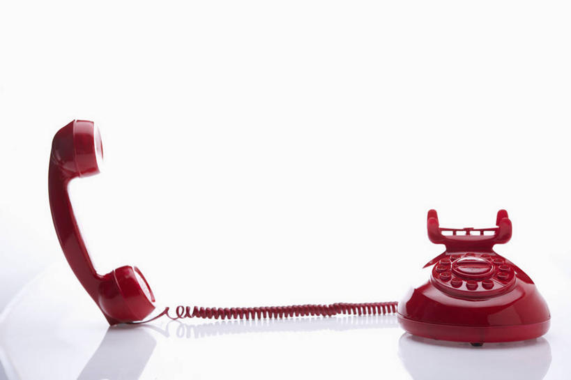 无人,打电话,横图,室内,特写,白天,白色背景,正面,静物,电话,阴影,反射,影子,通讯设备,红色,话筒,电话线,摄影,影棚,一部,交流,老式电话,电话机,沟通,通话,彩图,影棚拍摄,拍摄,旋转号盘电话机