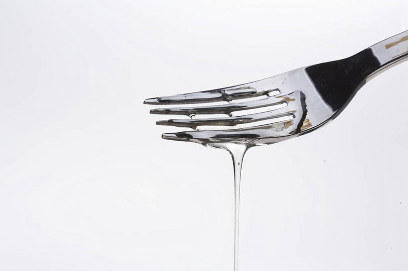 无人,横图,室内,特写,白天,白色背景,正面,餐具,粘稠,叉子,调料,糖,调味品,调味料,一个,摄影,影棚,单个,糖浆,黏稠,餐叉,浓厚,进餐用具,彩图,影棚拍摄,拍摄