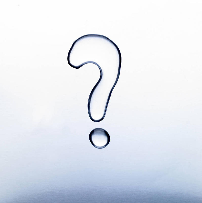 无人,竖图,室内,特写,白天,白色背景,正面,水,标志,文字,液体,字符,字母,水滴,标识,摄影,影棚,问号,彩图,影棚拍摄,拍摄