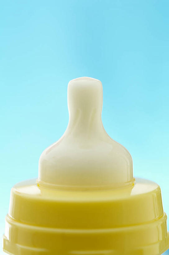 无人,竖图,室内,特写,白天,正面,静物,蓝色背景,奶瓶,一个,瓶子,容器,摄影,影棚,单个,奶嘴,婴儿用品,储藏,储存,彩图,影棚拍摄,拍摄,贮存
