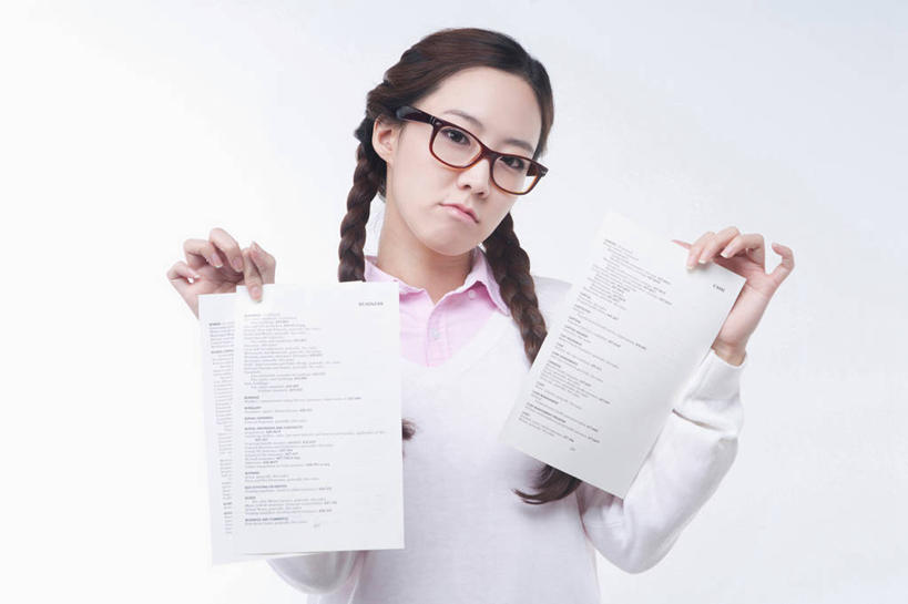 东方人,一个人,站,横图,室内,白天,白色背景,正面,亚洲,仅一个年轻女性,仅一个女性,仅一个人,两张,握,阴影,服装,反射,眼镜,影子,纸,注视,休闲装,黄种人,衣服,白色,观察,看,站着,休闲,休闲服,握着,摄影,服饰,影棚,观看,试卷,察看,考试,关注,测验,考卷,近视眼镜,考察,评比,年轻女性,女人,女性,亚洲人,站立,半身,彩图,影棚拍摄,拍摄