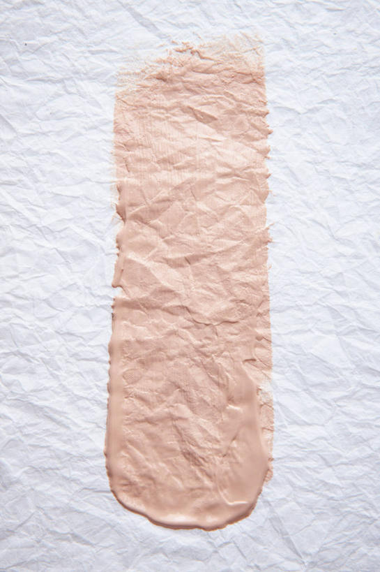 无人,竖图,俯视,室内,特写,白天,静物,一堆,许多,阴影,堆叠,堆积,反射,包装,包装纸,粉末,影子,纸,纸张,很多,化妆品,粉,粉底液,堆,粉底,修饰,包装材料,牛皮纸,护肤品,化妆用品,护肤用品,遮盖,吸脂,粉状,粉剂,彩图,高角度拍摄,防晒