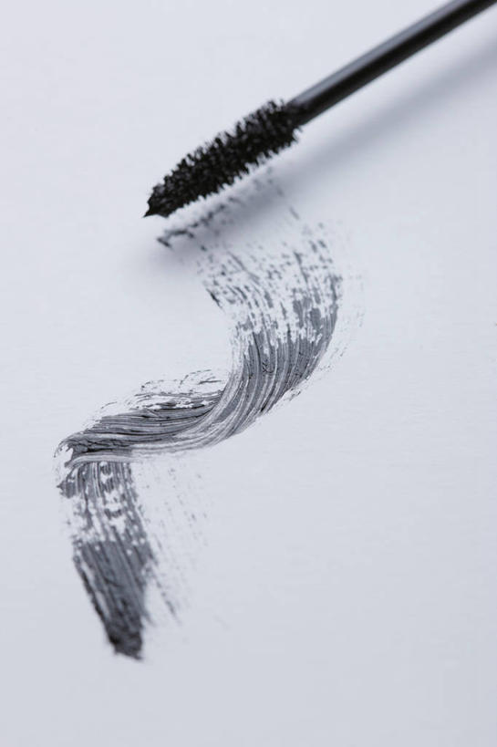 无人,竖图,俯视,室内,特写,白天,桌面,桌子,静物,阴影,灰色背景,反射,影子,一个,黑色,灰色,化妆品,睫毛膏,摄影,影棚,单个,化妆用品,眼妆,睫毛液,彩图,高角度拍摄,影棚拍摄,拍摄