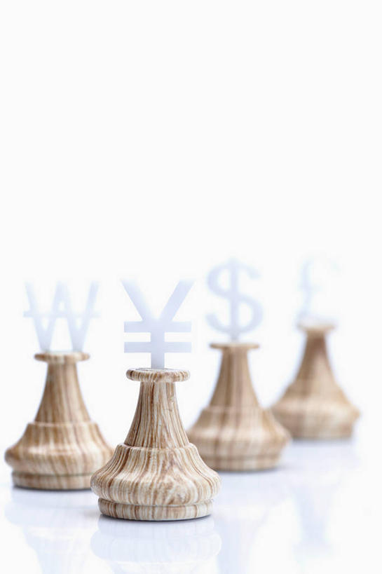 无人,竖图,室内,特写,白天,白色背景,正面,游戏,快乐,比赛,竞争,钱,美元,静物,一排,阴影,朦胧,模糊,整齐,反射,标志,钱币,文字,影子,美金,玩,娱乐,标识,排列,象棋,四个,休闲,棋盘,国际象棋,益智,金融,摄影,影棚,经济,活动,队列,发泄,消遣,智力,美圆,流通,贸易,宣泄,货币,美元符号,现金,玩耍,嬉戏,彩图,影棚拍摄,拍摄,英镑符号,人民币符号