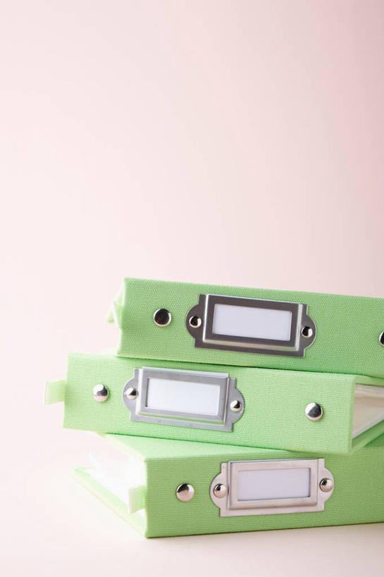 无人,竖图,室内,特写,白天,正面,静物,一堆,阴影,堆叠,堆积,粉色背景,反射,影子,三个,绿色,摄影,影棚,堆,文件架,资料架,文件框,文件座,资料档,资料座,彩图,影棚拍摄,拍摄