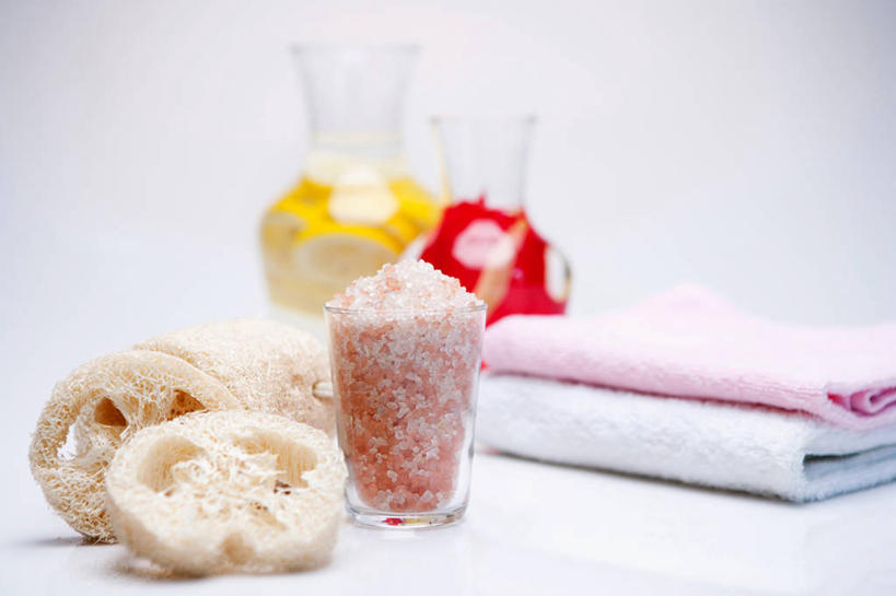 无人,横图,室内,特写,白天,白色背景,正面,化妆,美容,护肤,阴影,反射,纺织物,海绵,影子,干净,玻璃制品,玻璃瓶,瓶子,毛巾,洗浴用品,清洁,保养,享受,休闲,健康,放松,保健,摄影,影棚,保暖,卫生,浴盐,护肤品,护肤用品,舒缓,透气,养颜,防水,去污,紧肤,嫩肤,储水,耐磨,吸水,洗涤,彩图,影棚拍摄,拍摄,浴用海绵