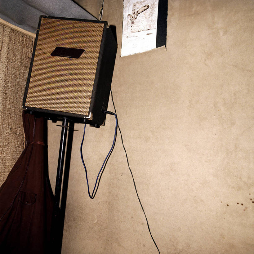 无人,方图,室内,特写,白天,仰视,机器,壁纸,静物,阴影,反射,影子,墙,音响,设备,喇叭,墙壁,墙面,扬声器,器件,墙纸,彩图,低角度拍摄,电声换能器