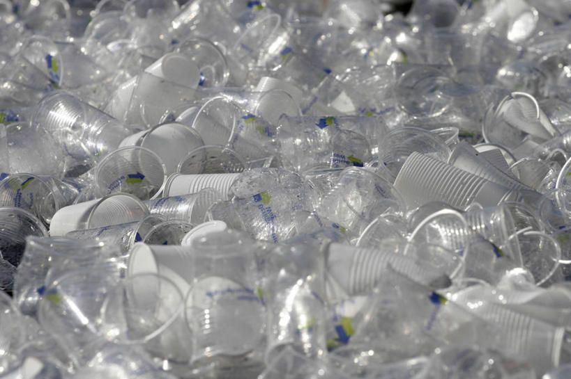 无人,横图,俯视,室内,特写,白天,静物,杯子,一堆,许多,堆叠,堆积,环保,塑料,很多,塑料制品,能源,塑料杯,堆,回收,资源,利用,低碳,循环,持续,彩图,高角度拍摄