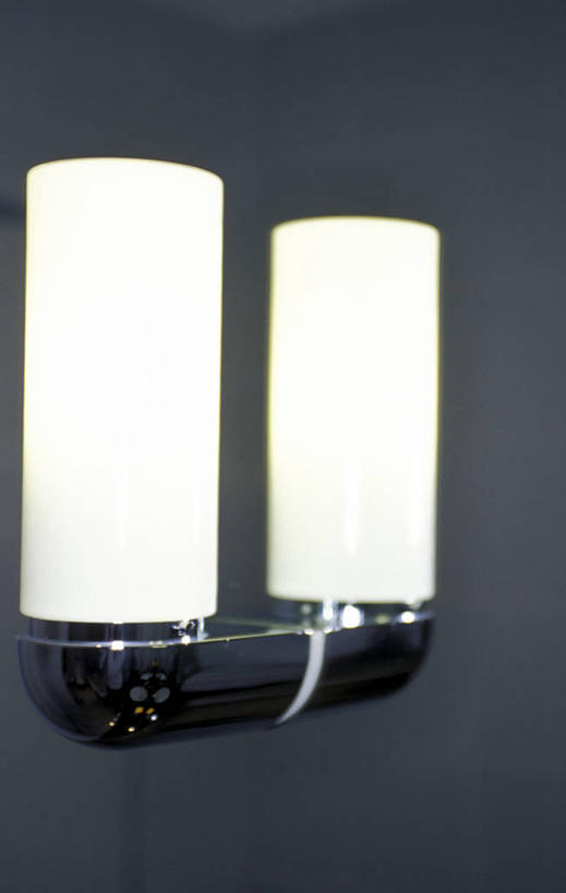 无人,竖图,室内,特写,白天,正面,静物,照明,阴影,光线,壁灯,影子,墙,灯光,墙壁,墙面,灯,灯具,照亮,照明设备,彩图