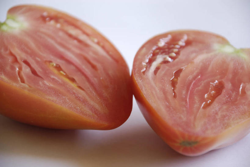 无人,横图,俯视,室内,特写,白天,白色背景,蔬菜,西红柿,切开,阴影,新鲜,反射,影子,食品,食物,两个,红色,切,摄影,有机食品,绿色食品,影棚,剖面,切面,洋柿子,柑仔蜜,番茄,臭柿,彩图,高角度拍摄,影棚拍摄,拍摄,六月柿,喜报三元