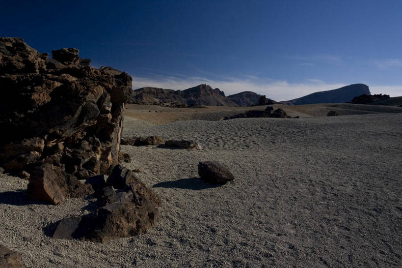 无人,横图,室外,白天,正面,旅游,度假,火山,石头,美景,沙漠,山,山脉,西班牙,非洲,阴影,光线,石子,影子,景观,山峰,云,云朵,枝条,山峦,云彩,娱乐,树枝,蓝色,白云,蓝天,天空,阳光,自然,群山,天,享受,休闲,景色,放松,晴朗,加纳利群岛,自然风光,加那利群岛,西班牙王国,阿非利加洲,海外领地,虬枝,枝杈,特内里费岛,大漠,活火山,砂漠,石块,岩石,晴空,彩图,圣克鲁斯.德特内里费省,特尼里弗岛