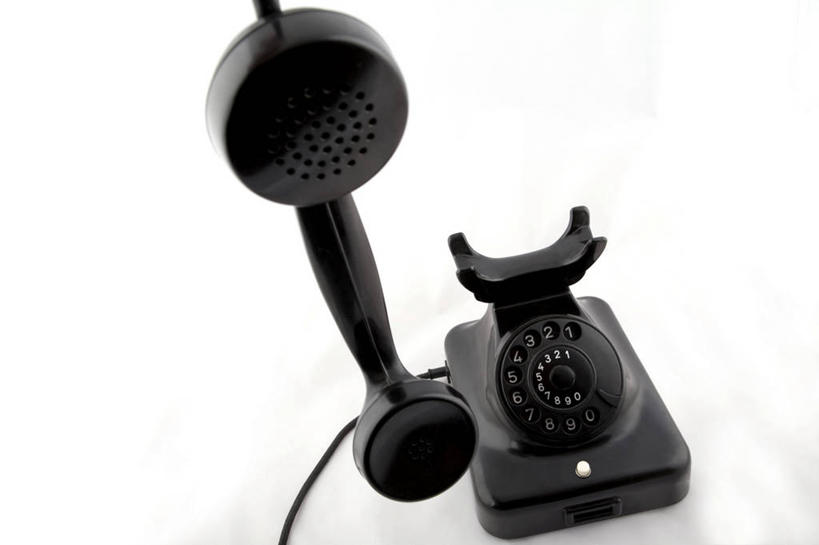 无人,打电话,横图,俯视,室内,特写,白天,白色背景,静物,电话,标志,数字,文字,字符,通讯设备,标识,一个,黑色,话筒,电话线,摄影,阿拉伯数字,影棚,单个,交流,老式电话,电话机,沟通,通话,彩图,高角度拍摄,影棚拍摄,拍摄,旋转号盘电话机