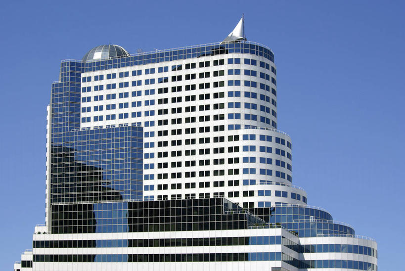 无人,高楼大厦,横图,室外,白天,仰视,旅游,度假,标志建筑,大厦,地标,建筑,酒店,摩天大楼,加拿大,阴影,光线,影子,娱乐,建设,蓝色,蓝天,天空,阳光,天,享受,休闲,旅游胜地,放松,晴朗,北美,北美洲,美洲,万里无云,北亚美利加洲,亚美利加洲,卑诗省,不列颠哥伦比亚,不列颠哥伦比亚省,温哥华,晴空,晴空万里,彩图,低角度拍摄,大楼,高层建筑,高楼,旅店,摩天楼,卑斯省,泛太平洋酒店