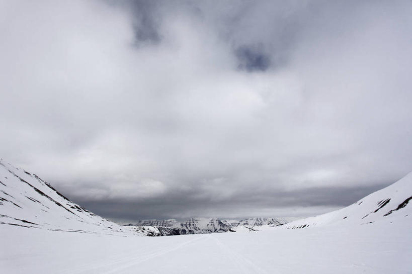 无人,横图,室外,白天,正面,旅游,度假,石头,美景,山,雪,雪山,大雪,挪威,欧洲,石子,冰,积雪,景观,山峰,雪景,云,云朵,冬季,冬天,山峦,云彩,娱乐,白云,自然,享受,休闲,景色,放松,寒冷,冰冷,斯堪的纳维亚,自然风光,北欧,斯堪的那维亚,斯堪的那维亚半岛,斯堪的纳维亚半岛,斯瓦尔巴群岛,严寒,冰凉,酷寒,凛冽,凛凛,极冷,挪威王国,斯匹次卑尔根群岛,石块,岩石,彩图