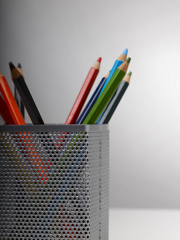 无人,竖图,彩色,室内,特写,白天,白色背景,正面,静物,笔筒,许多,阴影,反射,笔,影子,办公用品,很多,文具,一个,铅笔,容器,学习用品,器皿,摄影,影棚,单个,储藏,文具用品,储存,插笔器具,文房用具,彩图,影棚拍摄,拍摄,贮存,彩色铅笔