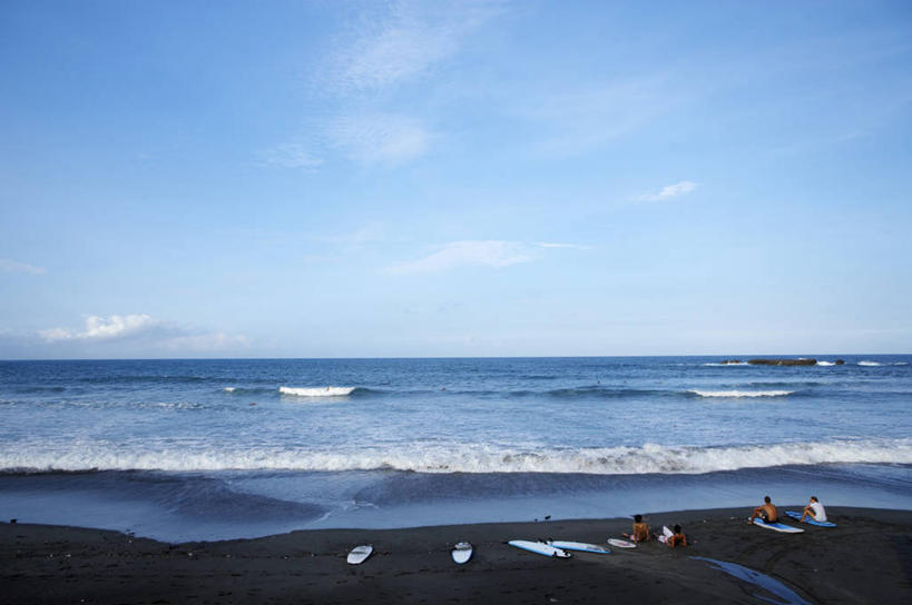 东方人,四个人,坐,横图,室外,白天,正面,旅游,度假,海浪,海洋,美景,沙滩,椅子,台湾,中国,亚洲,行人,游客,游人,阴影,服装,光线,沙子,影子,躺椅,海岸,景观,浪花,水平线,云,云朵,辽阔,海平线,沙地,云彩,注视,休闲装,黄种人,娱乐,路人,旅客,衣服,蓝色,白云,蓝天,天空,阳光,自然,海水,天,观察,看,享受,休闲,广阔,休闲服,景色,放松,服饰,晴朗,观看,一望无际,沙滩椅,察看,关注,自然风光,海景,东亚,花莲县,港澳台,中华人民共和国,台湾省,无边无际,一马平川,过客,花莲,男人,男性,年轻男性,年轻女性,女人,女性,亚洲人,大海,风浪,海,海水的波动,海滩,近岸浪,涌浪,晴空,坐着,彩图,全身,丰滨乡,矶崎村,水天相接,水天一线,台