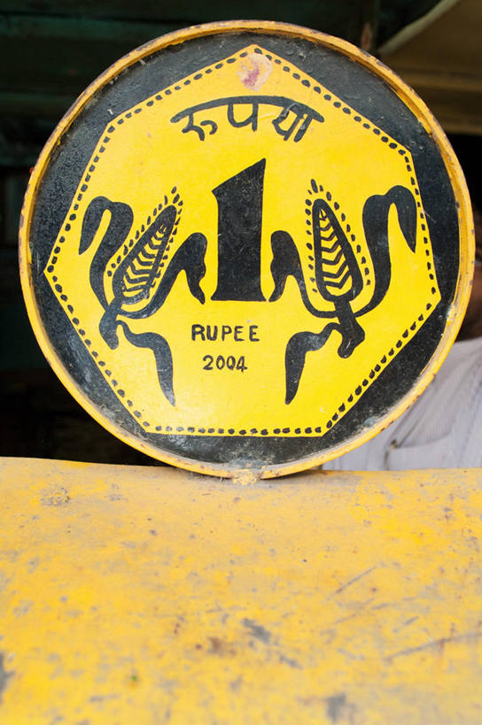 无人,竖图,室内,特写,白天,正面,钱,静物,标志,钱币,数字,文字,字符,标识,一个,钞票,金融,纸币,阿拉伯数字,经济,单个,卢比,流通,纸钞,贸易,印尼货币,货币,现金,彩图,印度尼西亚盾,印尼盾