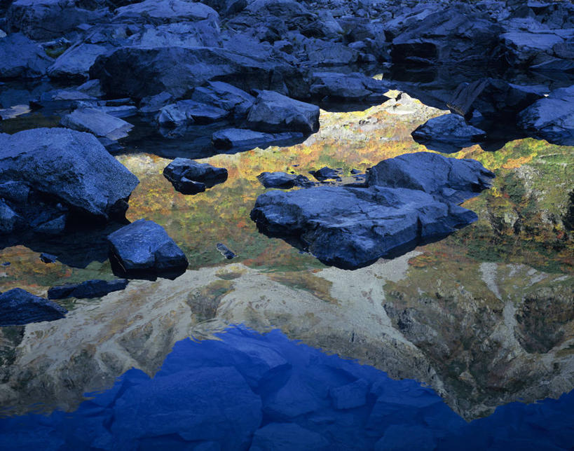 无人,横图,俯视,室外,白天,石头,美景,水,长野县,日本,亚洲,阴影,光线,石子,液体,影子,池塘,景观,水池,水滴,倒影,阳光,自然,景色,倒映,自然风光,东亚,本州,本州岛,日本国,中部地方,长野,松本市,反照,石块,彩图,高角度拍摄