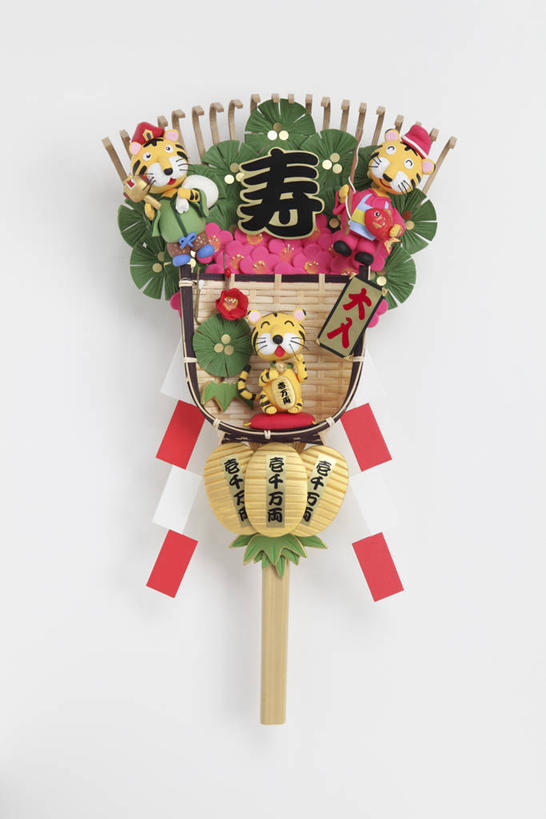 无人,竖图,室内,特写,白天,白色背景,正面,虎,静物,雕塑,艺术,装饰,标志,雕刻,雕像,吉祥物,文字,字符,文化,标识,传统,十二生肖,动物,工艺品,属相,汉字,摄影,生肖,影棚,纪念,希望,美术,愿望,象征,中文,主题,陈列,代表,功能,美学,国文,华文,兽历,彩图,全身,影棚拍摄,拍摄