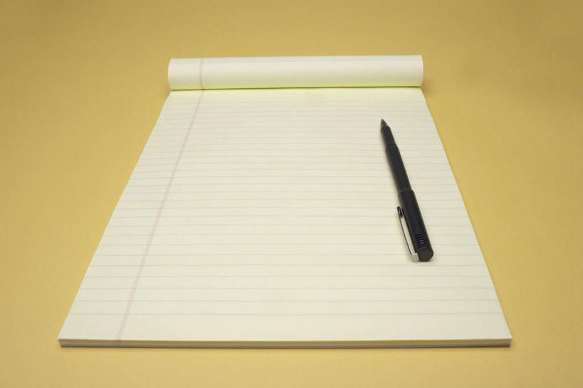 无人,横图,俯视,室内,特写,白天,静物,阴影,黄色背景,反射,笔,影子,办公用品,钢笔,记事本,文具,一个,本子,笔记本,学习用品,摄影,影棚,单个,文具用品,一支,彩图,高角度拍摄,影棚拍摄,拍摄