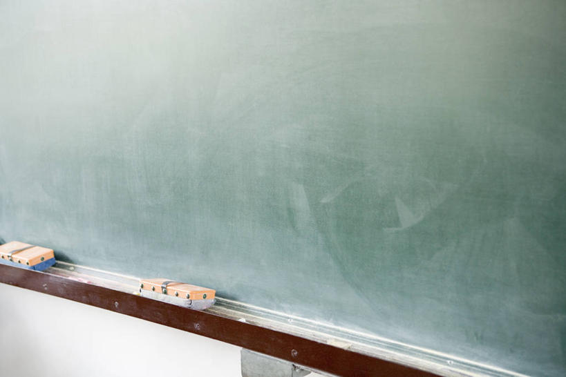 无人,横图,室内,特写,白天,正面,静物,阴影,反射,影子,两个,黑板擦,黑板,教学,耐磨,教学黑板,粉笔擦,彩图