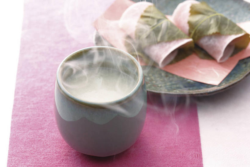 无人,横图,俯视,室内,特写,白天,杯子,餐具,叶子,阴影,节日,朦胧,模糊,反射,碟子,盘,影子,陶瓷,年糕,绿叶,陶瓷制品,文化,饮料,盘子,马克杯,水杯,碟,祈祷,嫩叶,许愿,纪念,祈求,祭祀,镜饼,平安,叶,叶片,彩图,高角度拍摄,传统文化