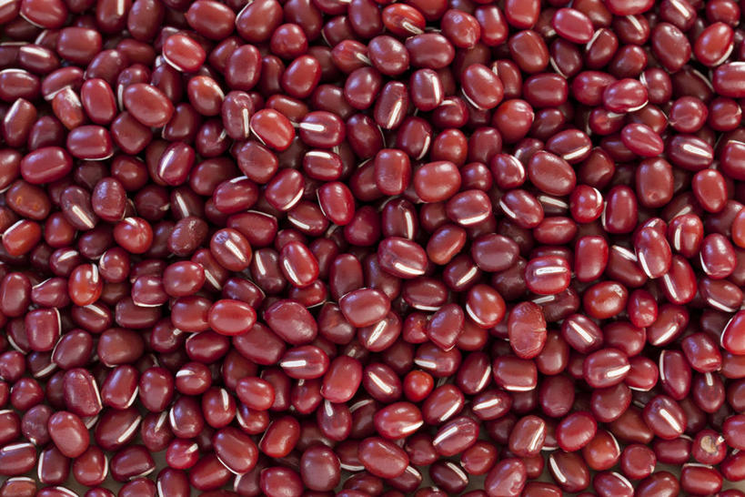 无人,横图,俯视,室内,特写,白天,兴奋,热情,植物,一堆,许多,阴影,堆叠,堆积,反射,影子,红豆,相思豆,草药,药草,很多,开放,中药,红色,健康,温暖,奔放,活力,积极,激情,朝气,堆,暖色,吉祥,生命,药材,中草药,饱满,中药材,本草,革命,热烈,赤色,充实,斗志,喜气,主动,彩图,高角度拍摄,全画面,全框架,全帧,欢乐,黑头小鸡,鸡母珠,土甘草,相思子,全画幅