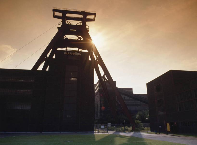 无人,工厂,横图,室外,白天,仰视,度假,草地,草坪,美景,日落,太阳,植物,城市风光,城市,道路,路,公路,德国,欧洲,阴影,光线,影子,景观,晚霞,霞光,落日,交通,背光,娱乐,草,绿色,阳光,黄昏,享受,休闲,景色,彩霞,放松,工业,西欧,逆光,德意志联邦共和国,夕照,北威州,薄暮,北莱茵.威斯特法伦州,夕阳,马路,彩图,低角度拍摄,镜头光晕,透镜闪耀,眩光,傍晚,制造厂,生产工厂,斜阳,埃森