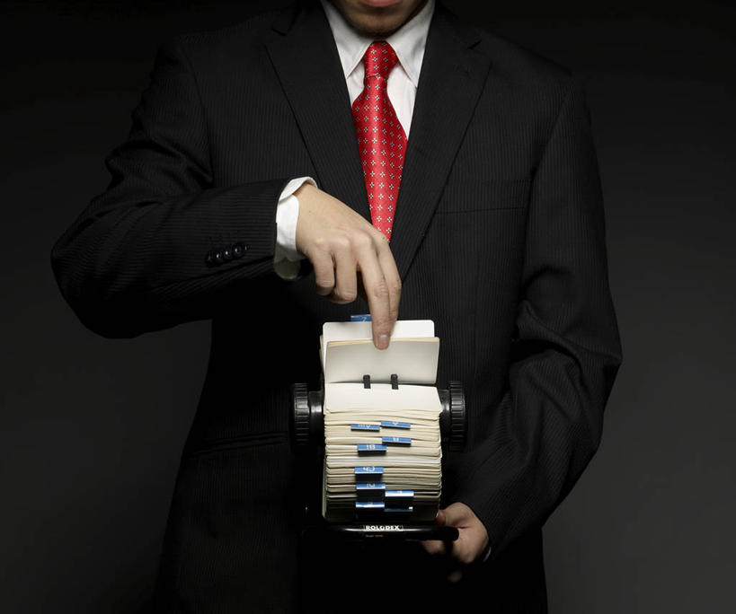 东方人,手,一个人,商务人士,商务男性,站,横图,室内,特写,白天,正面,衬衫,名片,亚洲,双手,仅一个男性,仅一个人,握,黑色背景,套装,信息,领带,联系,拿,拿着,黄种人,架子,仅一个年轻男性,卡片,站着,手部,握着,摄影,影棚,象征,庄重,商务装,身份,工薪阶层,正式,地位,名刺,名帖,交往,名片架,旋转名片架,男人,男性,年轻男性,亚洲人,白领,上班族,站立,半身,彩图,影棚拍摄,衬衣,拍摄,商业,桌面名片架