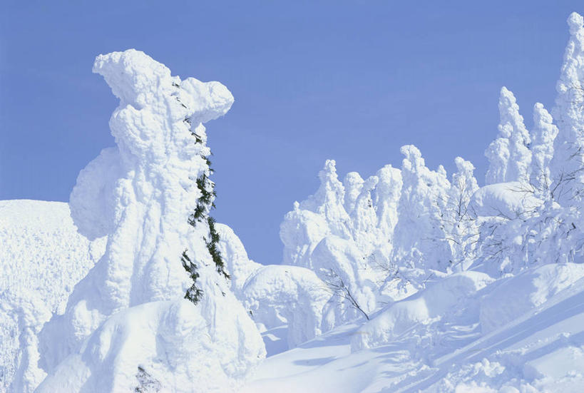 无人,横图,室外,白天,仰视,美景,雪,大雪,日本,亚洲,阴影,神话,光线,影子,积雪,景观,雪景,冬季,冬天,文化,蓝色,蓝天,天空,阳光,自然,天,景色,寒冷,晴朗,自然风光,传说,东亚,菩萨,本州,万里无云,本州岛,日本国,东北地方,山形,山形县,严寒,地藏王菩萨,地藏菩萨,晴空,晴空万里,彩图,低角度拍摄,四大菩萨,愿力