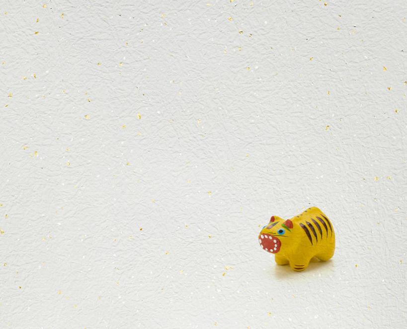 无人,横图,俯视,室内,特写,白天,虎,静物,雕塑,阴影,灰色背景,艺术,装饰,反射,雕刻,雕像,影子,文化,传统,十二生肖,一个,工艺品,属相,摄影,生肖,影棚,单个,纪念,美术,主题,陈列,功能,美学,兽历,老虎,彩图,高角度拍摄,影棚拍摄,拍摄