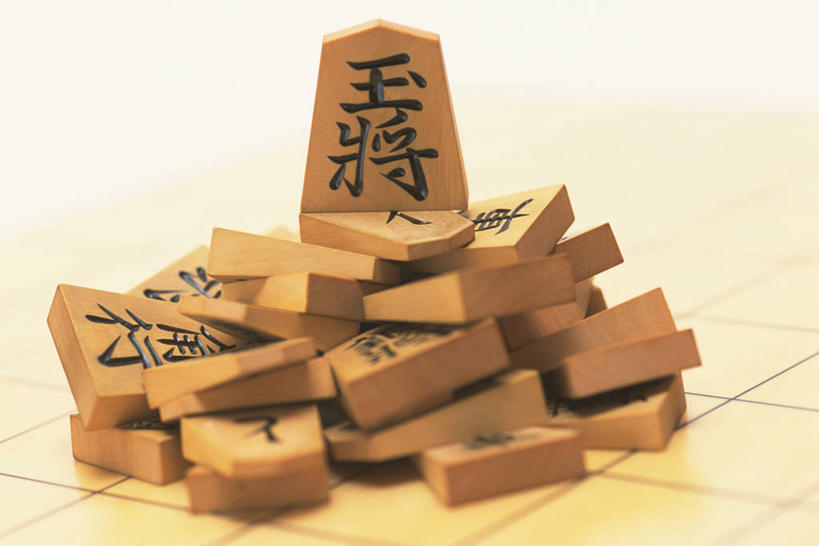 无人,横图,俯视,室内,特写,白天,游戏,快乐,比赛,竞争,静物,阴影,朦胧,模糊,反射,日文,标志,文字,影子,字符,玩,娱乐,标识,象棋,休闲,棋盘,益智,活动,发泄,消遣,智力,宣泄,日语,将棋,日本象棋,玩耍,嬉戏,彩图,高角度拍摄