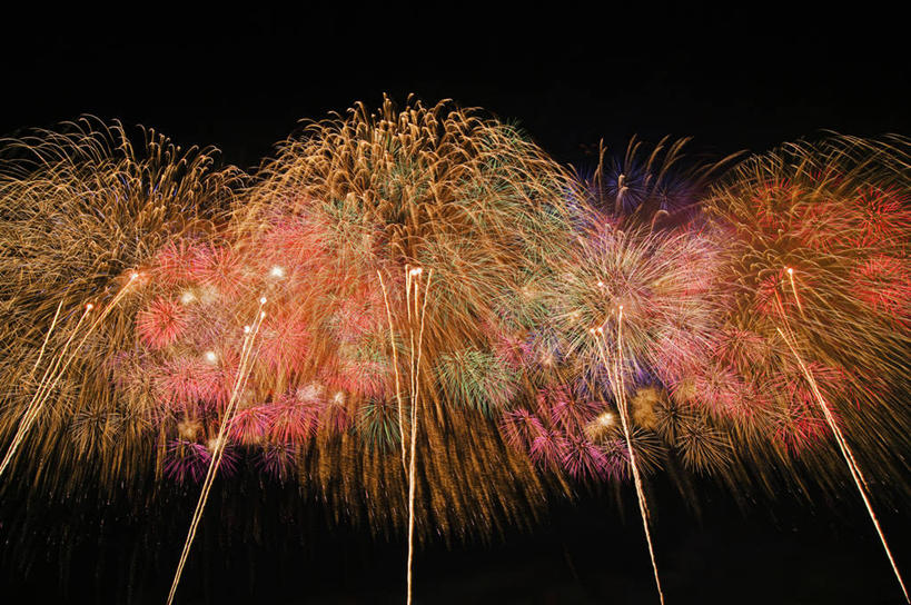 无人,横图,室外,夜晚,仰视,度假,美景,城市风光,城市,烟火,日本,亚洲,庆祝,景观,辉煌,娱乐,焰火,享受,休闲,灿烂,景色,放松,庆贺,璀璨,祝贺,礼花,光辉,东亚,本州,本州岛,日本国,中部地方,新潟,新潟县,花炮,礼花炮,绚烂,光耀,长冈,长冈市,烟花,彩图,低角度拍摄