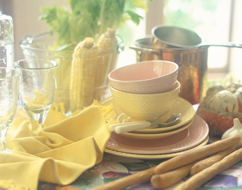 点心,面包,无人,横图,室内,特写,白天,正面,烹饪,玉米,餐桌,桌子,蔬菜,餐具,厨具,金属制品,许多,阴影,朦胧,模糊,新鲜,反射,金属,棒子,碟子,锅子,盘,影子,陶瓷,玉蜀黍,食品,面点,陶瓷制品,很多,锅,食物,糕点,盘子,容器,碟,碗,有机食品,绿色食品,餐台,锅具,储藏,苞米,储存,苞芦,烹饪用具,苞谷,包谷,大蜀黍,番麦,薏米包,玉高粱,玉麦,珍珠米,烹调用具,烹调,彩图,面包条,甜玉米,贮存