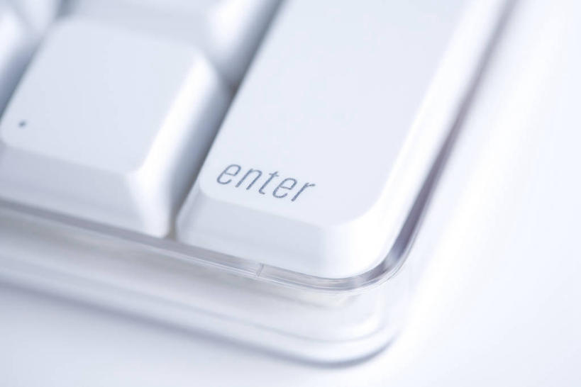 无人,横图,俯视,室内,特写,白天,白色背景,键盘,静物,阴影,反射,影子,输入设备,通讯设备,白色,摄影,影棚,卫生,通信设备,确认,回车,回车键,纯真,换行,执行,洁净,光明,恬静,中间色,朴素,清白,彩图,高角度拍摄,影棚拍摄,拍摄