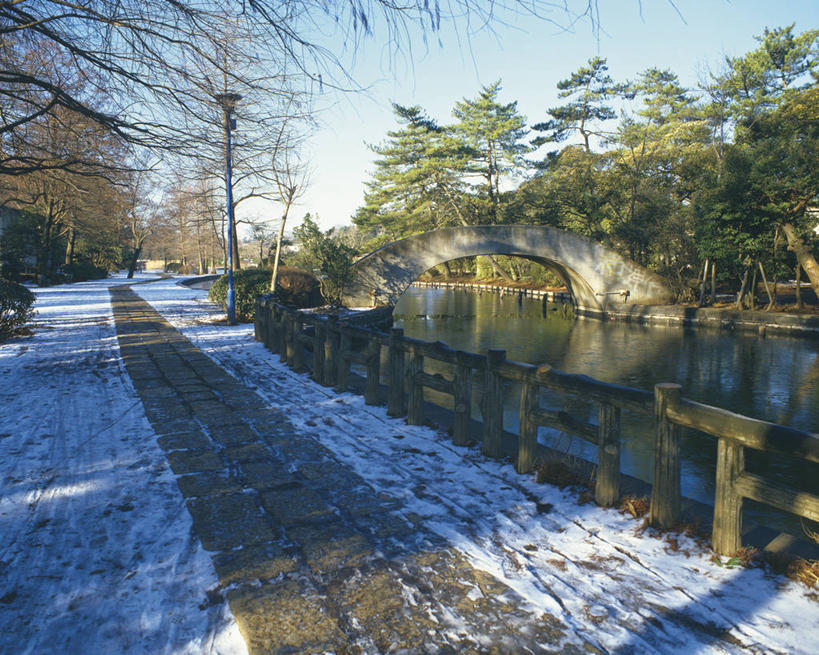 无人,横图,室外,白天,正面,旅游,度假,河流,美景,树林,水,雪,植物,大雪,路灯,照明,东京,日本,亚洲,阴影,波纹,光线,影子,河水,积雪,景观,水流,雪景,冬季,冬天,灯光,涟漪,娱乐,灯,树,树木,蓝色,绿色,蓝天,水纹,天空,阳光,自然,波浪,天,享受,休闲,景色,放松,寒冷,生长,晴朗,成长,照亮,照明设备,自然风光,东亚,本州,万里无云,关东地方,本州岛,日本国,东京都,水晕,严寒,晴空,晴空万里,彩图,练马区