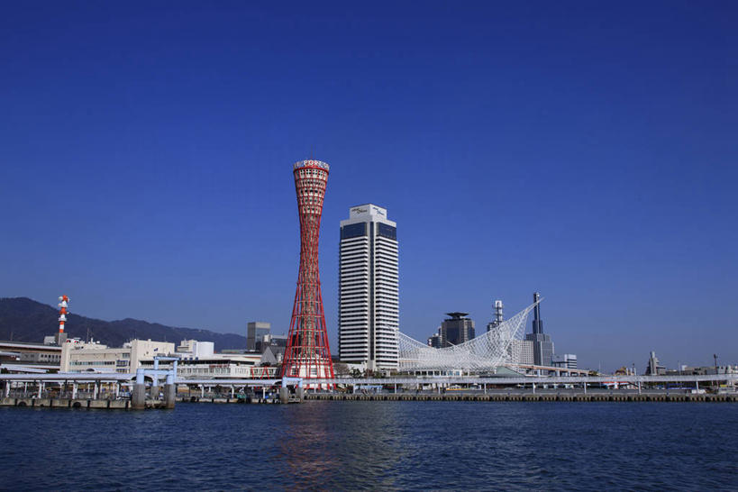 无人,码头,横图,室外,白天,正面,旅游,度假,海浪,海洋,山,山脉,标志建筑,地标,港口,建筑,日本,亚洲,阴影,光线,影子,浪花,山峰,山峦,娱乐,建设,蓝色,蓝天,天空,阳光,海水,群山,天,享受,休闲,旅游胜地,放松,晴朗,海景,东亚,观光塔,游艇码头,本州,万里无云,本州岛,日本国,近畿地方,近畿,兵库,兵库县,神户,神户港,神户港口塔,神户市,神戸,县厅,神戸市,大海,风浪,海,海水的波动,近岸浪,涌浪,晴空,晴空万里,彩图,摆渡口,埠头,渡口,渡头,港湾,海港,口岸,神户港塔