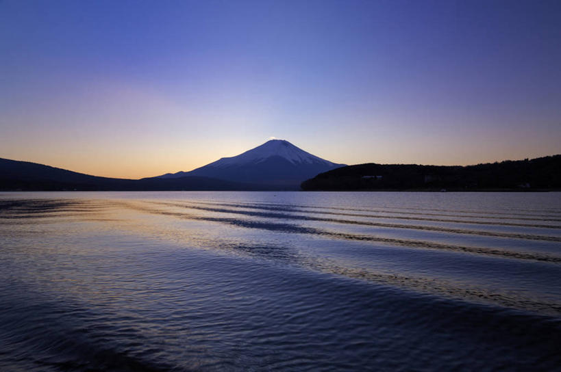 无人,横图,室外,白天,正面,旅游,度假,海浪,海洋,火山,美景,日落,沙滩,山,山脉,富士山,日本,亚洲,沙子,海岸,景观,浪花,山峰,晚霞,霞光,落日,沙地,山峦,背光,娱乐,天空,自然,海水,黄昏,群山,天,享受,休闲,景色,彩霞,放松,自然风光,逆光,海景,东亚,本州,本州岛,日本国,中部地方,山梨,山梨县,夕照,薄暮,大海,风浪,海,海水的波动,海滩,活火山,近岸浪,涌浪,夕阳,彩图,傍晚,山中湖村,斜阳