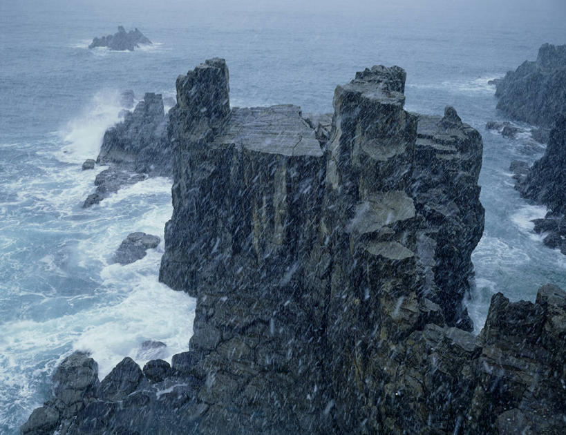 无人,横图,俯视,航拍,室外,白天,海浪,海洋,石头,美景,山,山脉,雾,日本,亚洲,飞溅,朦胧,模糊,溅,石子,液体,海面,景观,浪花,山峰,水滴,山峦,水珠,自然,海水,群山,景色,涨潮,碰撞,迷雾,鸟瞰,喷洒,自然风光,海景,东亚,海潮,本州,本州岛,日本国,中部地方,福井,福井县,潮水,潮汐,落潮,东寻坊,大海,风浪,海,海水的波动,近岸浪,石块,岩石,涌浪,大雾,彩图,高角度拍摄,坂井市