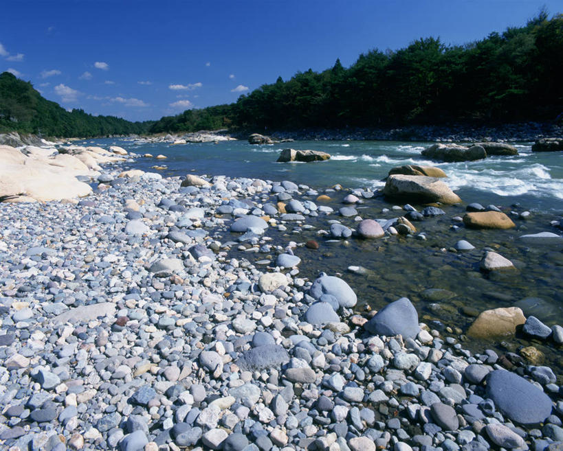 无人,横图,室外,白天,正面,旅游,度假,河流,石头,美景,森林,树林,水,植物,日本,亚洲,阴影,光线,石子,影子,河水,景观,水流,云,云朵,云彩,娱乐,树,树木,蓝色,绿色,白云,蓝天,天空,阳光,自然,天,享受,休闲,景色,放松,生长,晴朗,成长,自然风光,东亚,本州,关东地方,本州岛,日本国,栃木,栃木县,鬼怒川,石块,岩石,晴空,彩图,盐谷郡,盐谷町