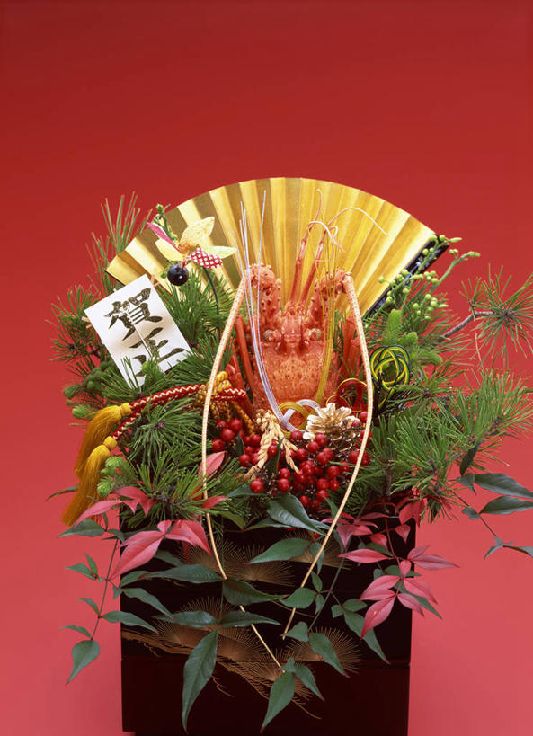 无人,竖图,室内,特写,白天,正面,礼盒,礼物,红色背景,节日,庆祝,装饰,纸盒,文化,盒子,包装盒,礼品盒,庆典,摄影,礼品,影棚,纪念,华丽,修饰,点缀,门松,衬托,美观,雅致,雅观,长寿,彩图,影棚拍摄,拍摄,日本新年