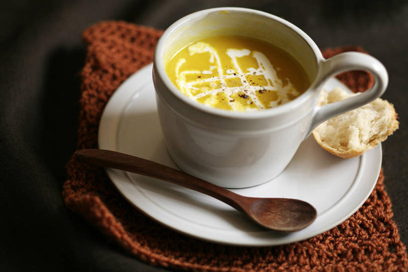 无人,横图,室内,特写,白天,正面,烹饪,中餐,南瓜,蔬菜,杯子,餐具,阴影,黑色背景,新鲜,反射,瓷器,碟子,盘,影子,勺子,金瓜,汤,料理,食品,咖啡杯,陶瓷制品,菜肴,美食,番瓜,食物,盘子,餐巾,调羹,碟,汤匙,中式,摄影,佳肴,有机食品,绿色食品,影棚,麦瓜,倭瓜,瓷杯,南瓜汤,保洁方巾,口布,彩图,影棚拍摄,拍摄,浙江菜,浙菜