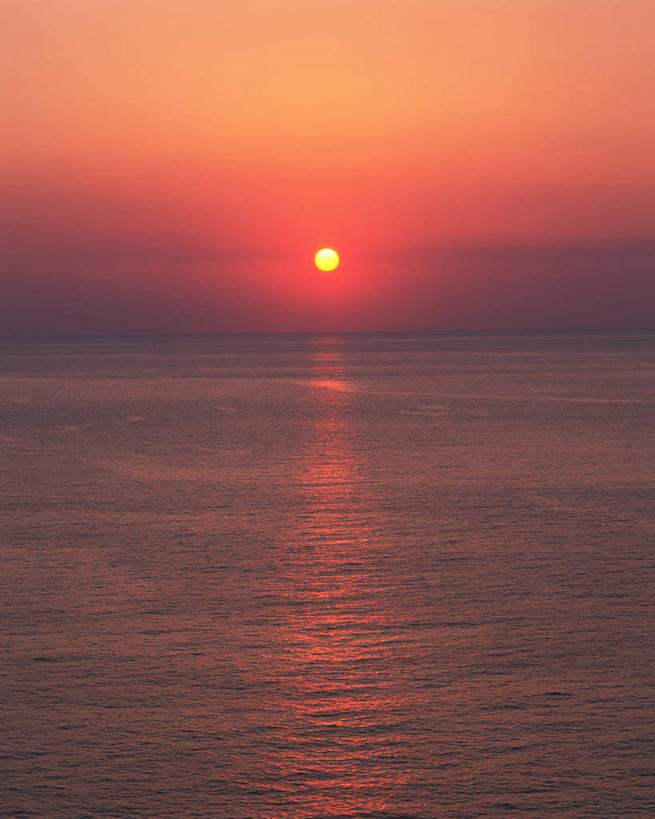 无人,竖图,室外,白天,正面,旅游,度假,海浪,海洋,美景,日落,太阳,静冈县,日本,亚洲,阴影,波纹,光线,影子,景观,浪花,水平线,晚霞,霞光,落日,辽阔,海平线,涟漪,娱乐,水纹,阳光,自然,海水,黄昏,波浪,享受,休闲,广阔,景色,彩霞,放松,一望无际,波光粼粼,自然风光,海景,东亚,本州,本州岛,日本国,中部地方,静冈,水晕,无边无际,一马平川,夕照,薄暮,伊豆半岛,大海,风浪,海,海水的波动,近岸浪,涌浪,夕阳,彩图,傍晚,贺茂郡,西伊豆町,水天相接,水天一线,斜阳