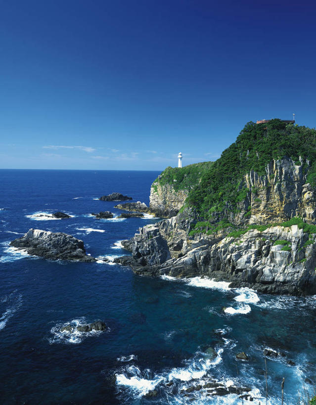 无人,竖图,俯视,室外,白天,旅游,度假,海浪,海洋,石头,美景,山,山脉,树林,植物,日本,亚洲,阴影,光线,石子,影子,景观,浪花,山峰,云,云朵,山峦,云彩,娱乐,树,树木,蓝色,绿色,白云,蓝天,天空,阳光,自然,海水,群山,天,享受,休闲,景色,放松,生长,晴朗,成长,自然风光,海景,东亚,高知,日本国,高知县,四国地方,四国,四国岛,大海,风浪,海,海水的波动,近岸浪,石块,岩石,涌浪,晴空,彩图,高角度拍摄,土佐清水市