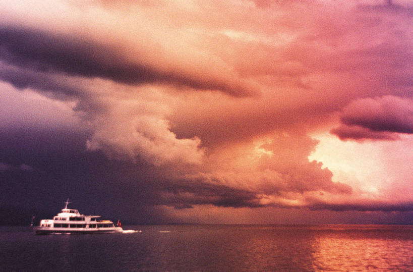 无人,横图,室外,白天,正面,旅游,度假,湖,湖泊,美景,日落,水,轮船,船,法国,瑞士,欧洲,一艘,波纹,湖面,景观,水流,水面,晚霞,霞光,落日,涟漪,娱乐,莱蒙湖,倒影,水纹,自然,黄昏,交通工具,波浪,湖水,享受,休闲,景色,彩霞,放松,倒映,西欧,法兰西,自然风光,载具,法兰西共和国,水晕,法兰西第五共和国,日内瓦湖,瑞士联邦,莱芒湖,夕照,反照,薄暮,夕阳,彩图,傍晚,斜阳