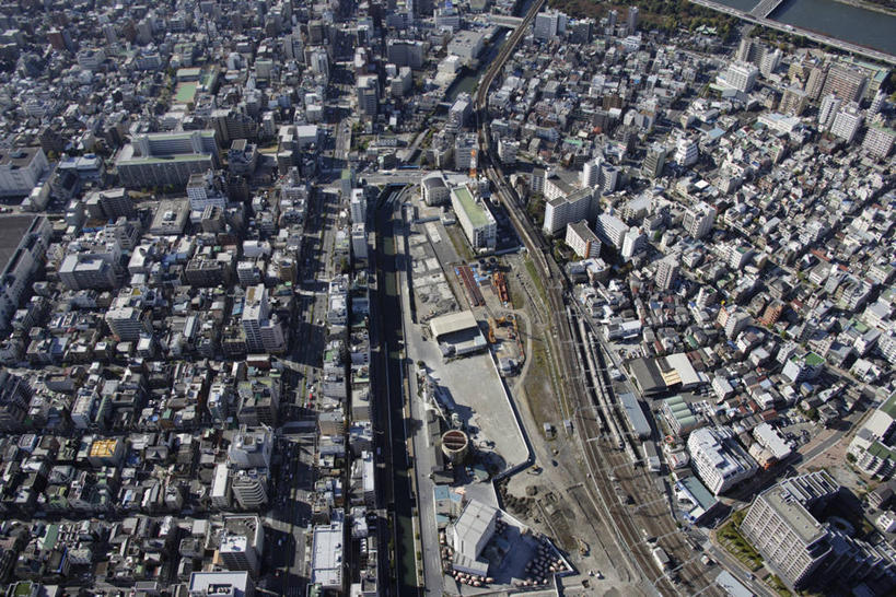 无人,家,横图,俯视,航拍,室外,白天,旅游,度假,美景,植物,城市风光,城市,道路,建筑,路,公路,东京,日本,亚洲,阴影,光线,影子,房屋,屋子,景观,公寓,交通,娱乐,建设,洋房,楼房,住宅,树,树木,绿色,阳光,自然,享受,休闲,景色,放松,生长,成长,鸟瞰,东亚,本州,关东地方,本州岛,日本国,东京都,墨田区,马路,彩图,高角度拍摄,房子